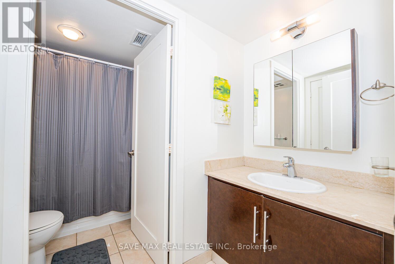2021 - 20 Blue Jays Way, Toronto, Ontario  M5V 3W6 - Photo 22 - C12457976