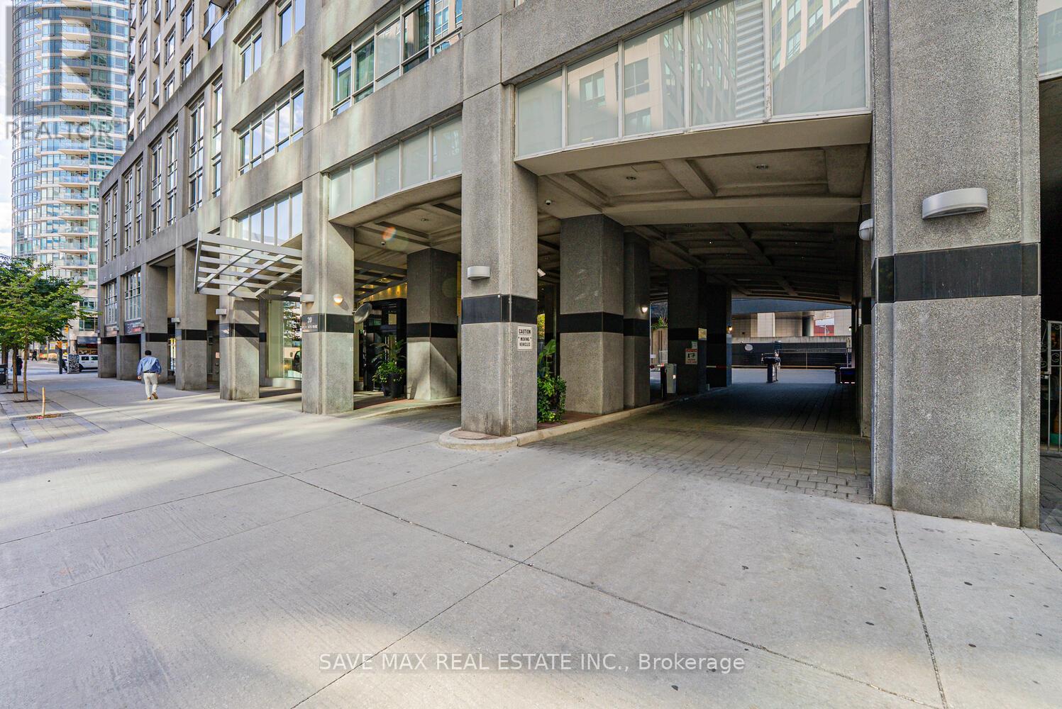 2021 - 20 Blue Jays Way, Toronto, Ontario  M5V 3W6 - Photo 5 - C12457976