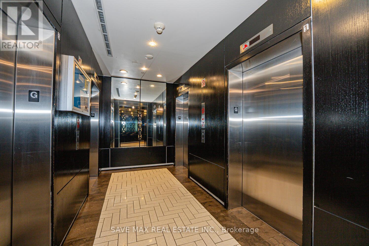 2021 - 20 Blue Jays Way, Toronto, Ontario  M5V 3W6 - Photo 7 - C12457976
