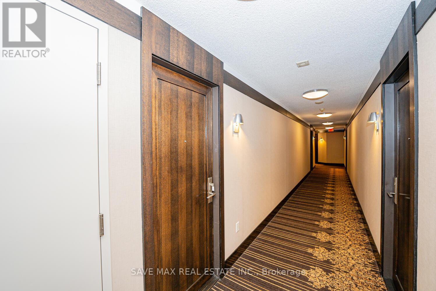 2021 - 20 Blue Jays Way, Toronto, Ontario  M5V 3W6 - Photo 8 - C12457976