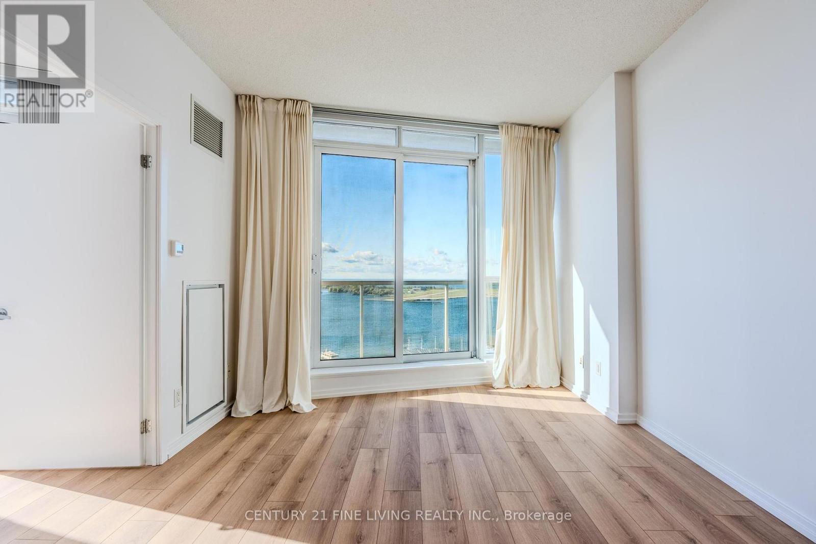 2407 - 208 Queens Quay W, Toronto, Ontario  M5J 2Y5 - Photo 17 - C12457982