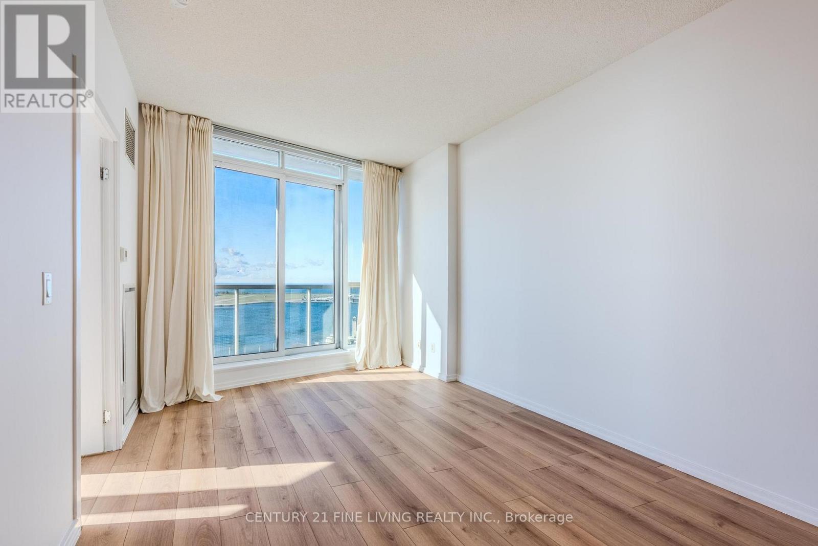 2407 - 208 Queens Quay W, Toronto, Ontario  M5J 2Y5 - Photo 18 - C12457982