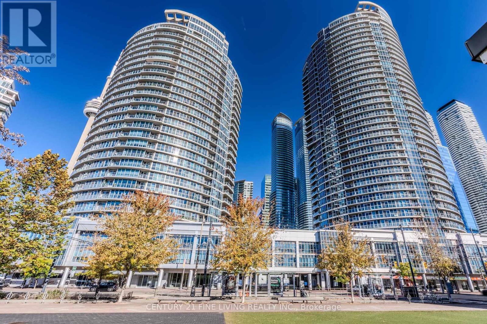 2407 - 208 Queens Quay W, Toronto, Ontario  M5J 2Y5 - Photo 4 - C12457982