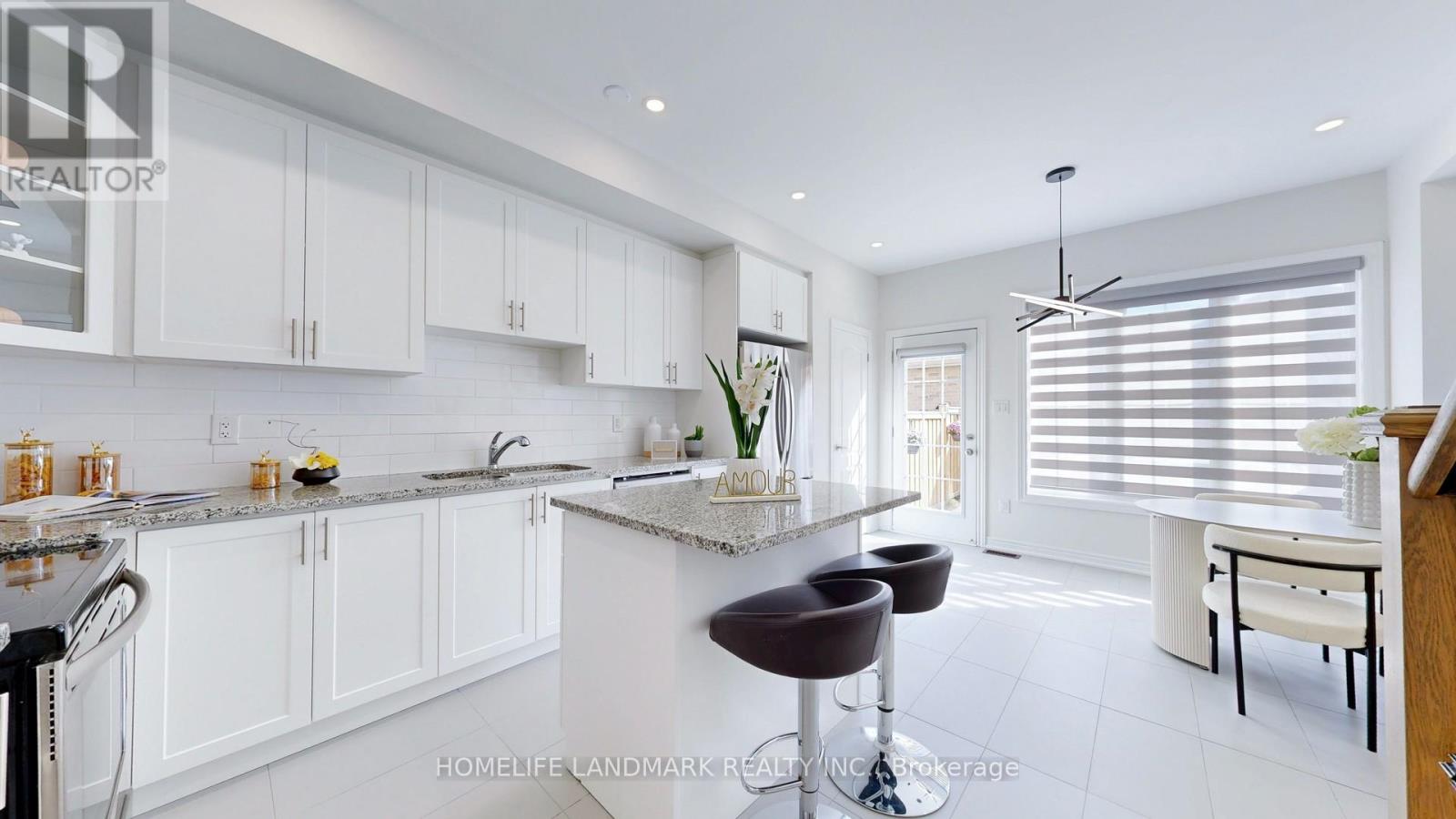 575 White's Hill Avenue, Markham, Ontario  L6B 1N9 - Photo 10 - N12455852