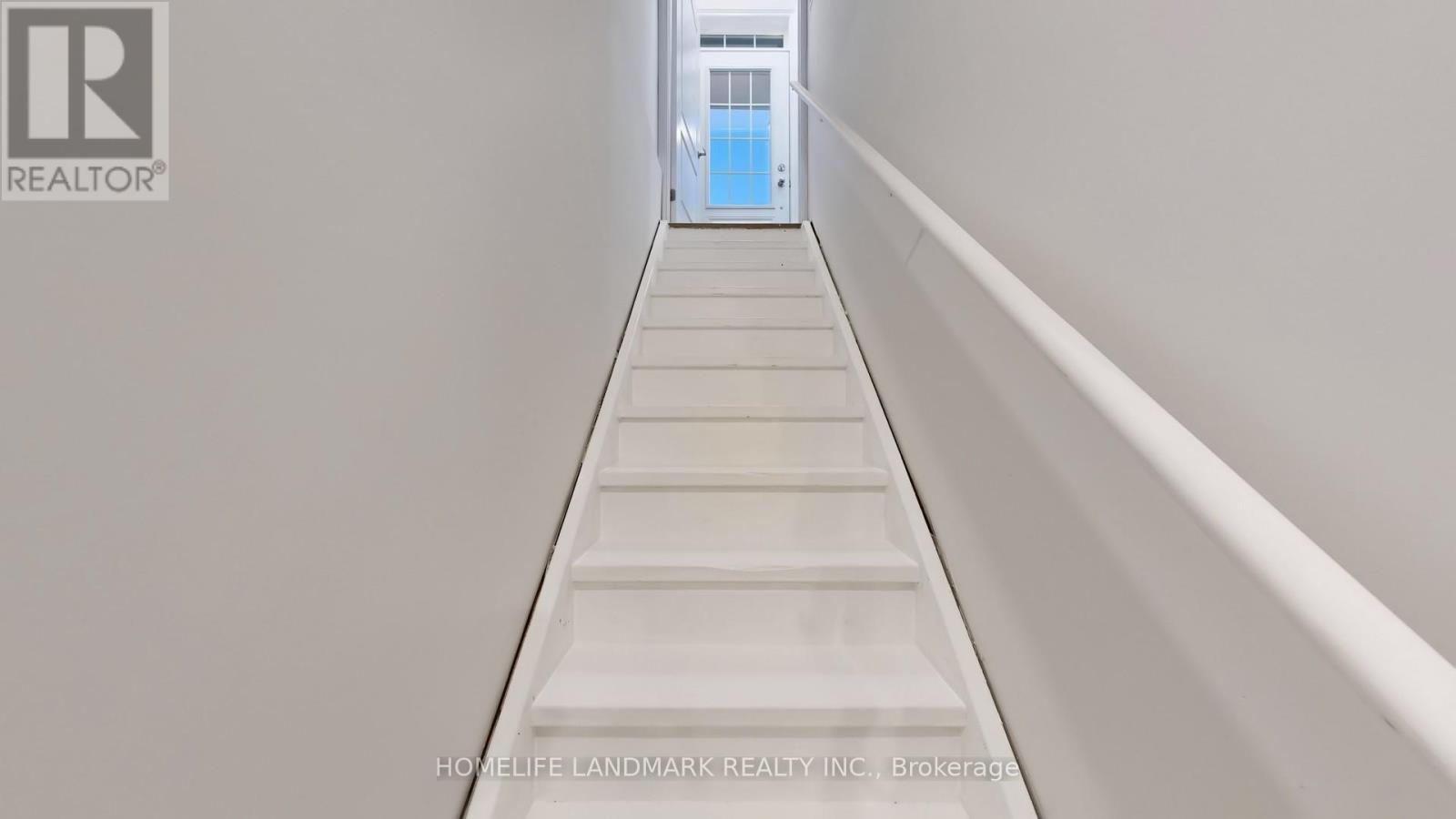 575 White's Hill Avenue, Markham, Ontario  L6B 1N9 - Photo 45 - N12455852