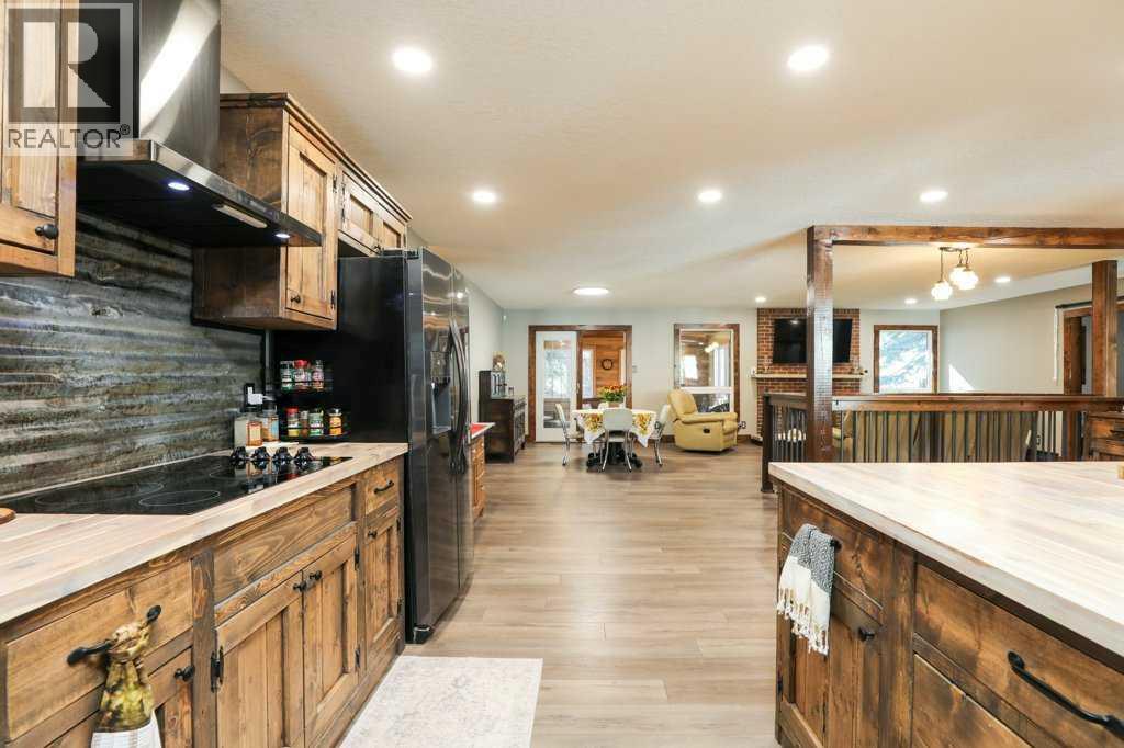 12706 16 Avenue, Blairmore, Alberta  T0K 0E0 - Photo 8 - A2263949