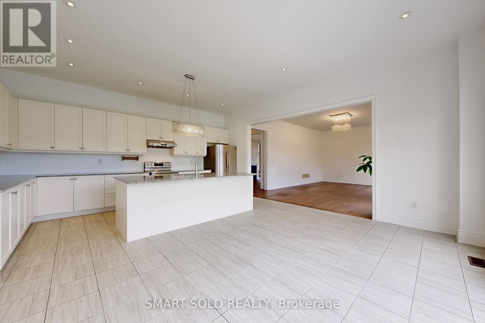 259 Stormont Trail, Vaughan, Ontario  L4H 4P6 - Photo 3 - N12457979
