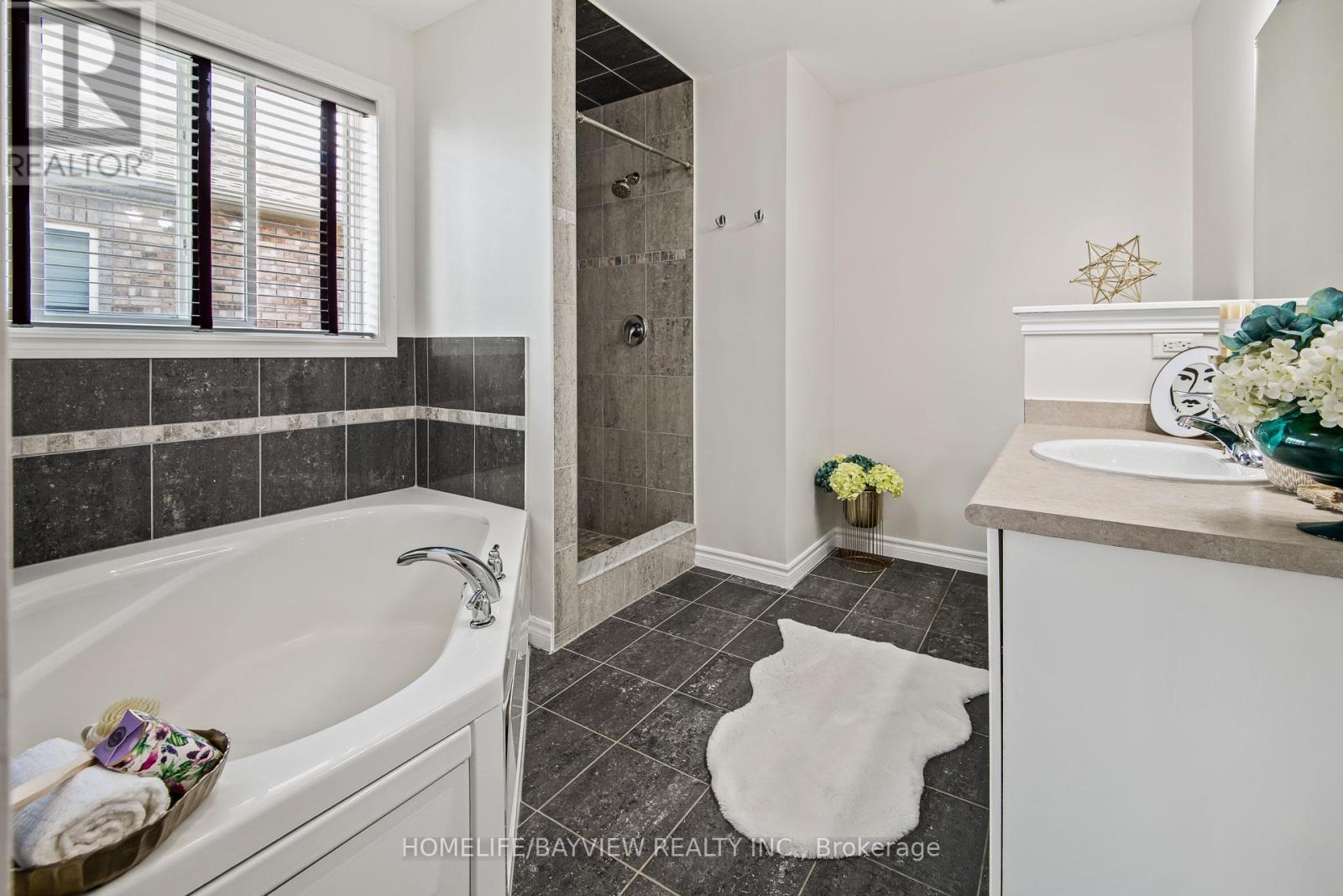 71 Shalom Way Drive, Barrie, Ontario  L4N 5Y3 - Photo 7 - S12457983