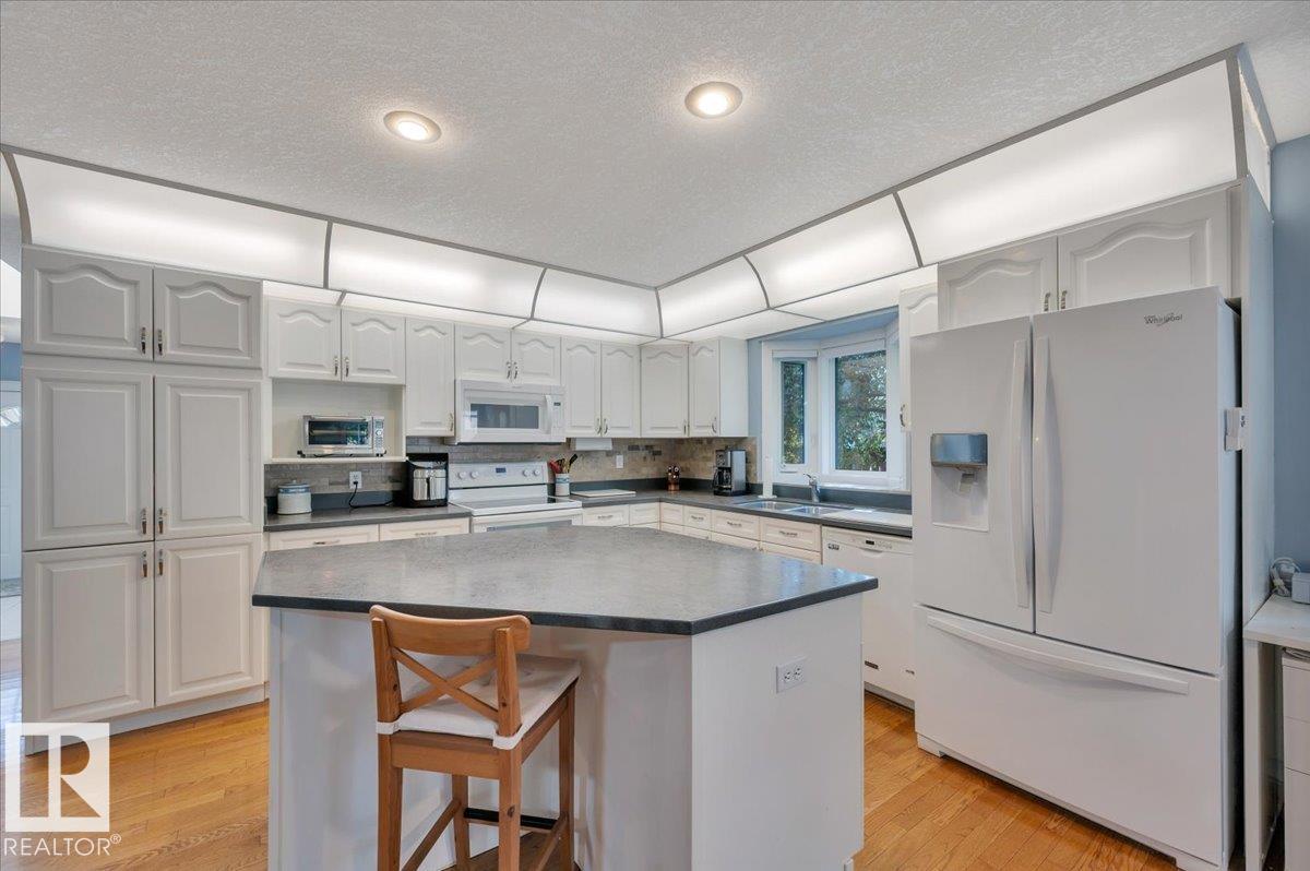 312 Burton Rd Nw, Edmonton, Alberta  T6R 2G7 - Photo 14 - E4457617