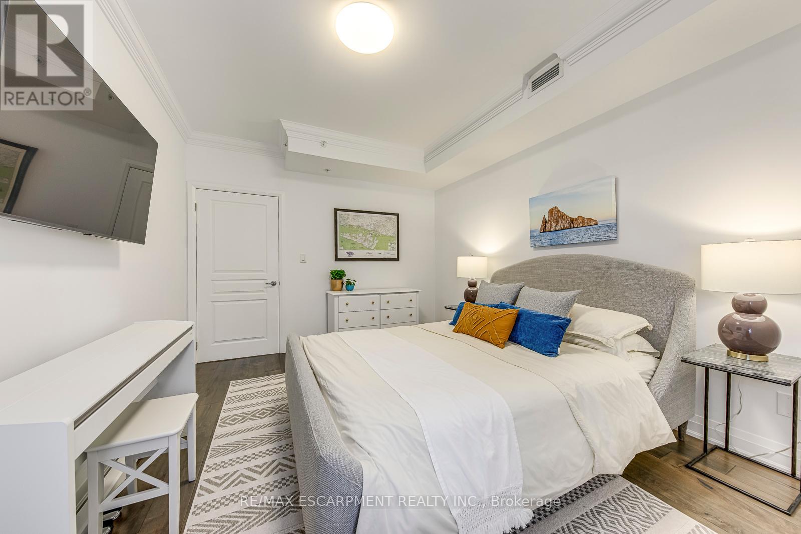 401 - 70 Stewart Street, Oakville, Ontario  L6K 1X5 - Photo 27 - W12457973