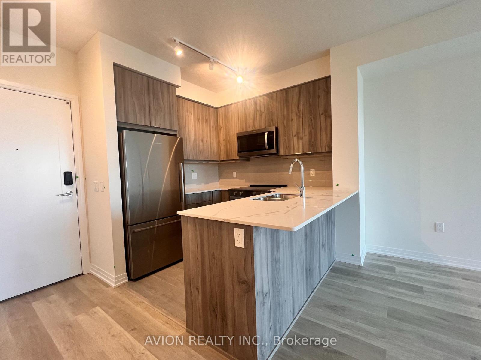 1903 - 15 Watergarden Drive, Mississauga, Ontario  L5R 0H4 - Photo 2 - W12457980