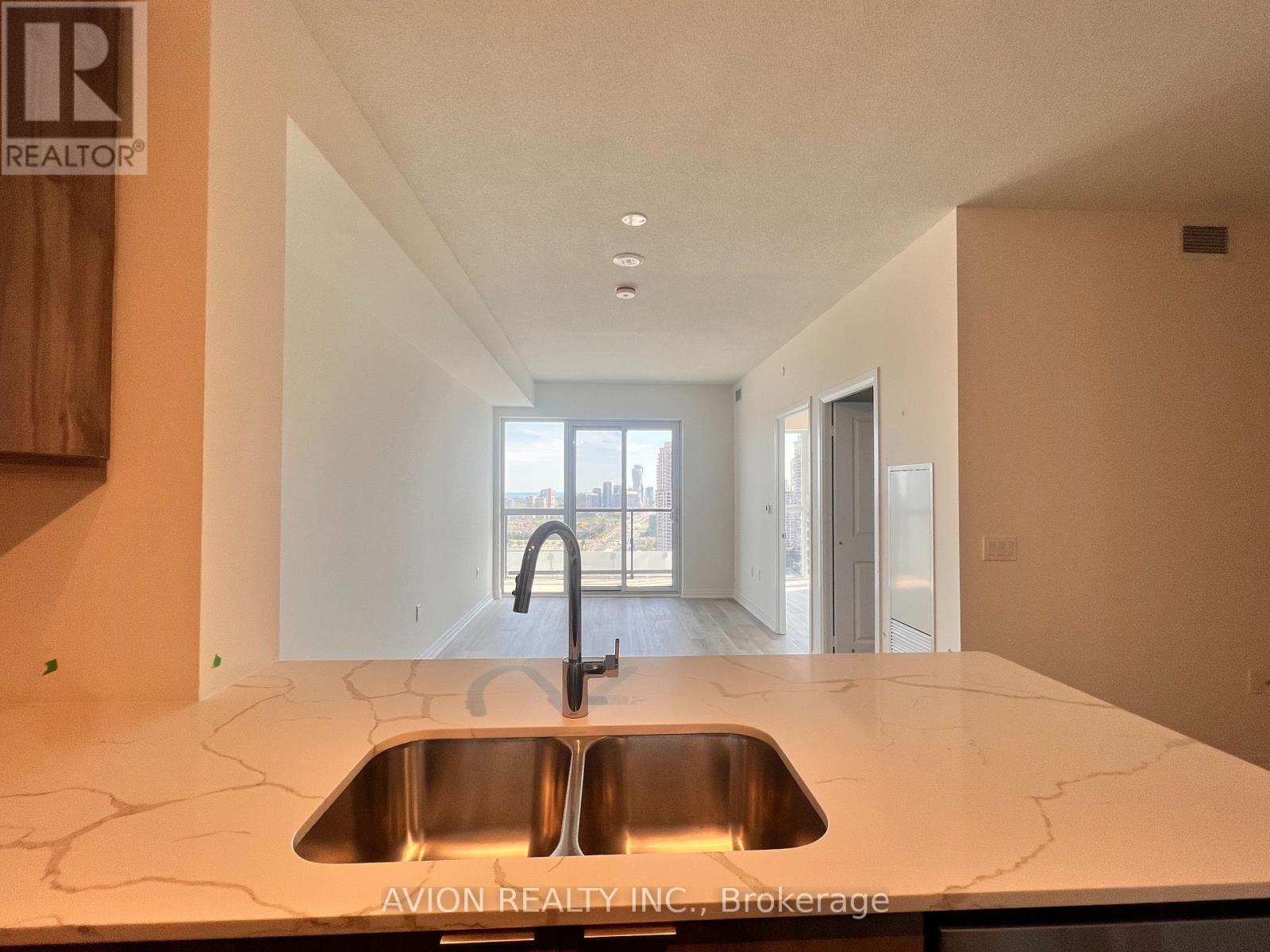 1903 - 15 Watergarden Drive, Mississauga, Ontario  L5R 0H4 - Photo 6 - W12457980