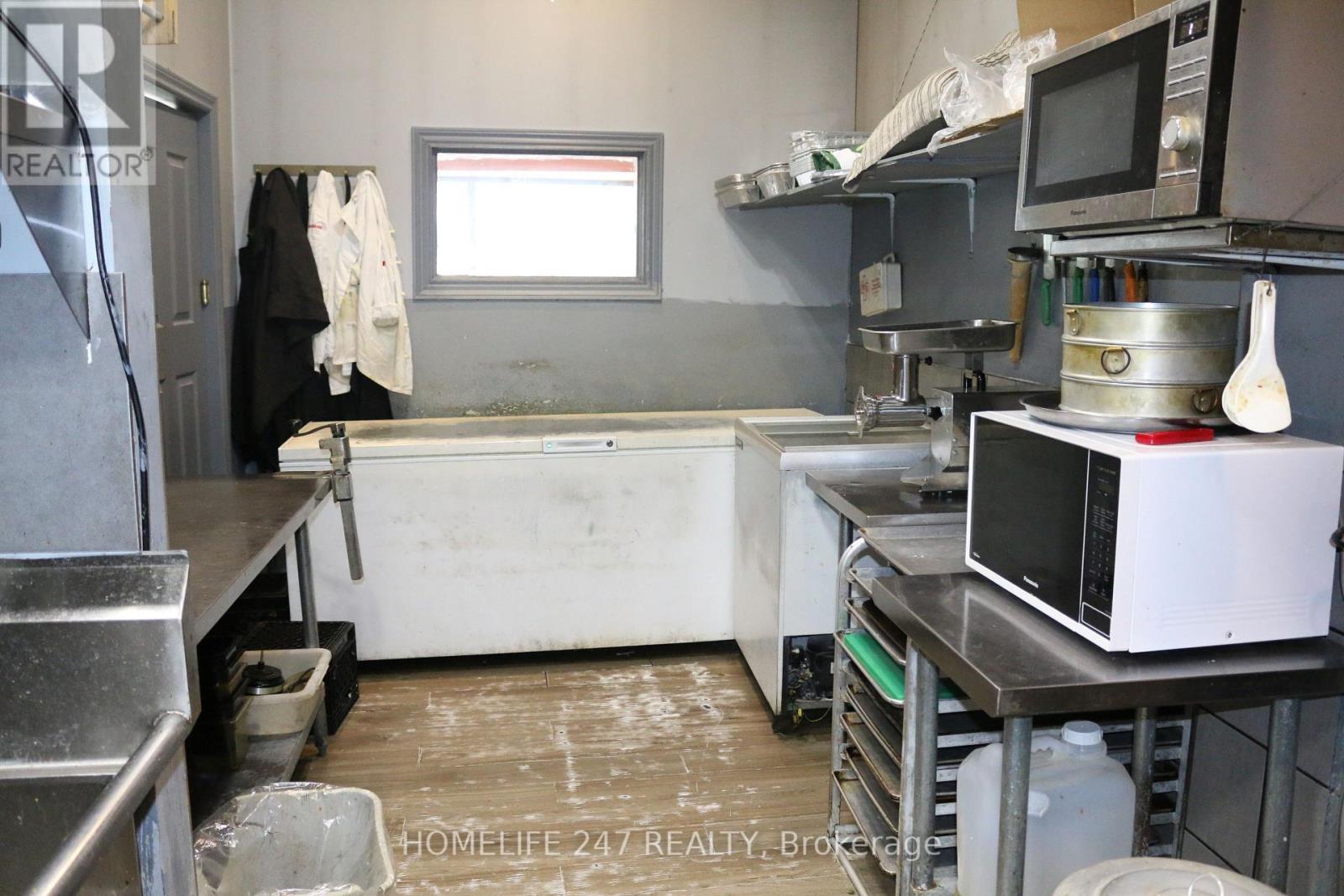 1118 King Street E, Cambridge, Ontario  N3H 3P6 - Photo 10 - X12457977