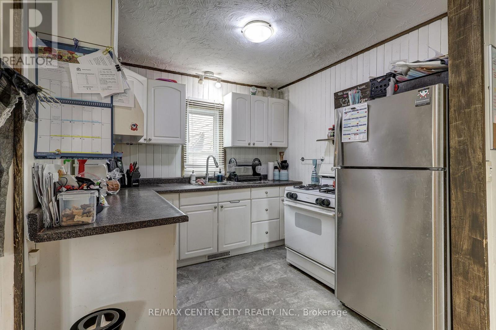 270 Ross Street, St. Thomas, Ontario  N5R 3Y9 - Photo 12 - X12457992