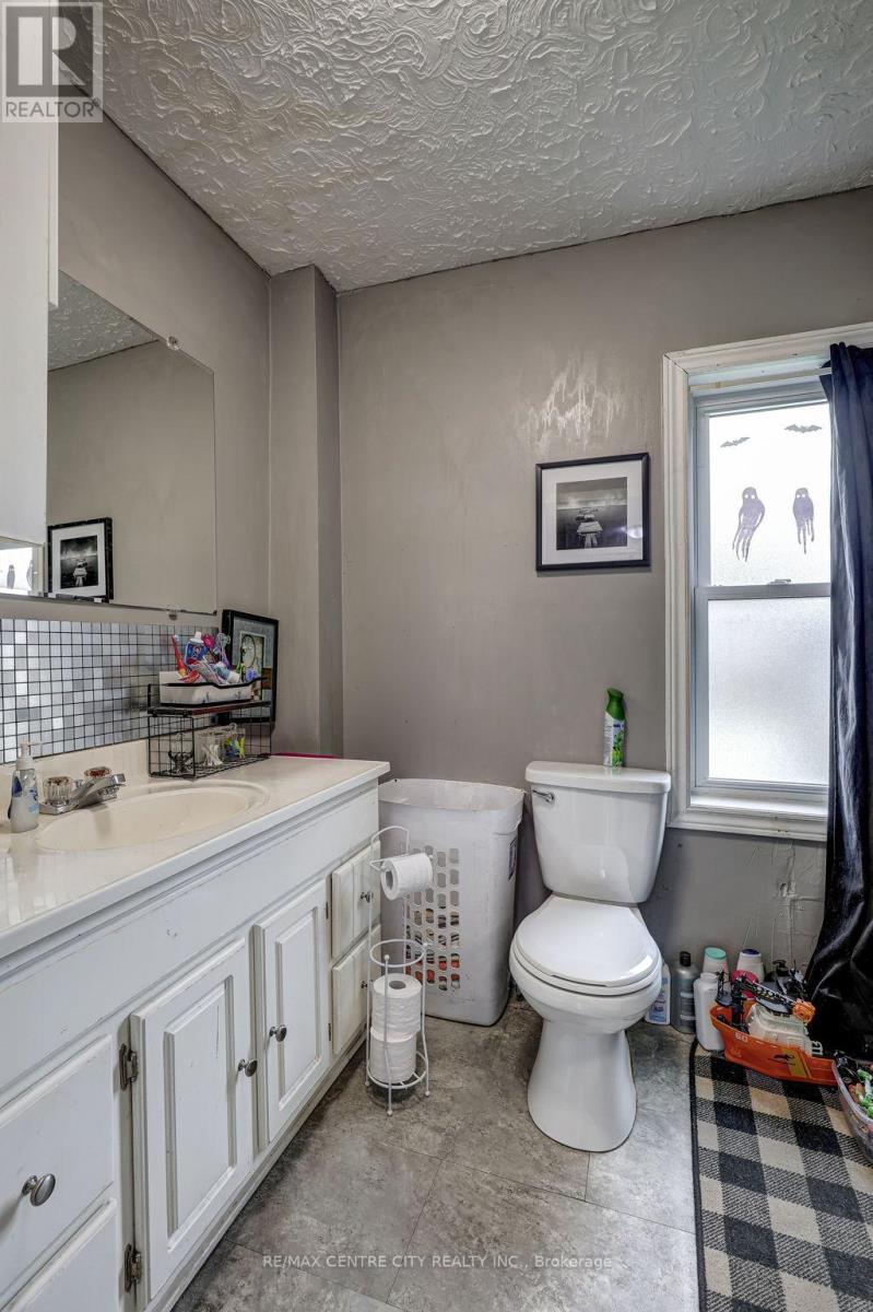 270 Ross Street, St. Thomas, Ontario  N5R 3Y9 - Photo 16 - X12457992