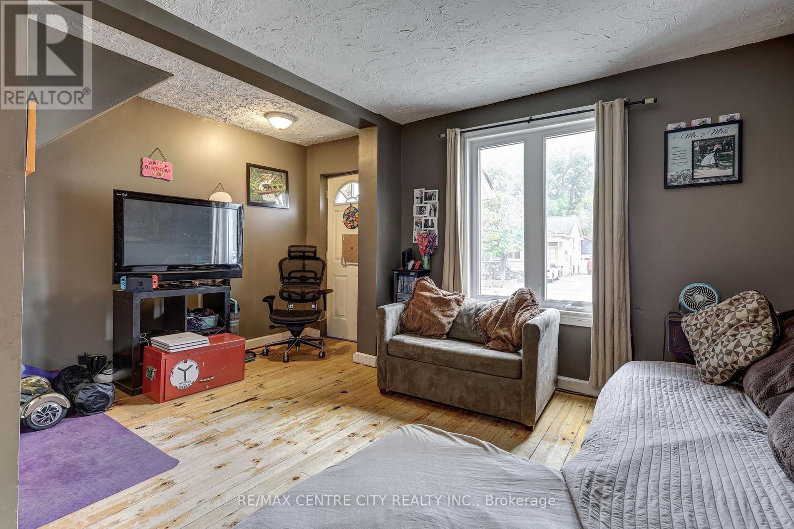 270 Ross Street, St. Thomas, Ontario  N5R 3Y9 - Photo 7 - X12457992