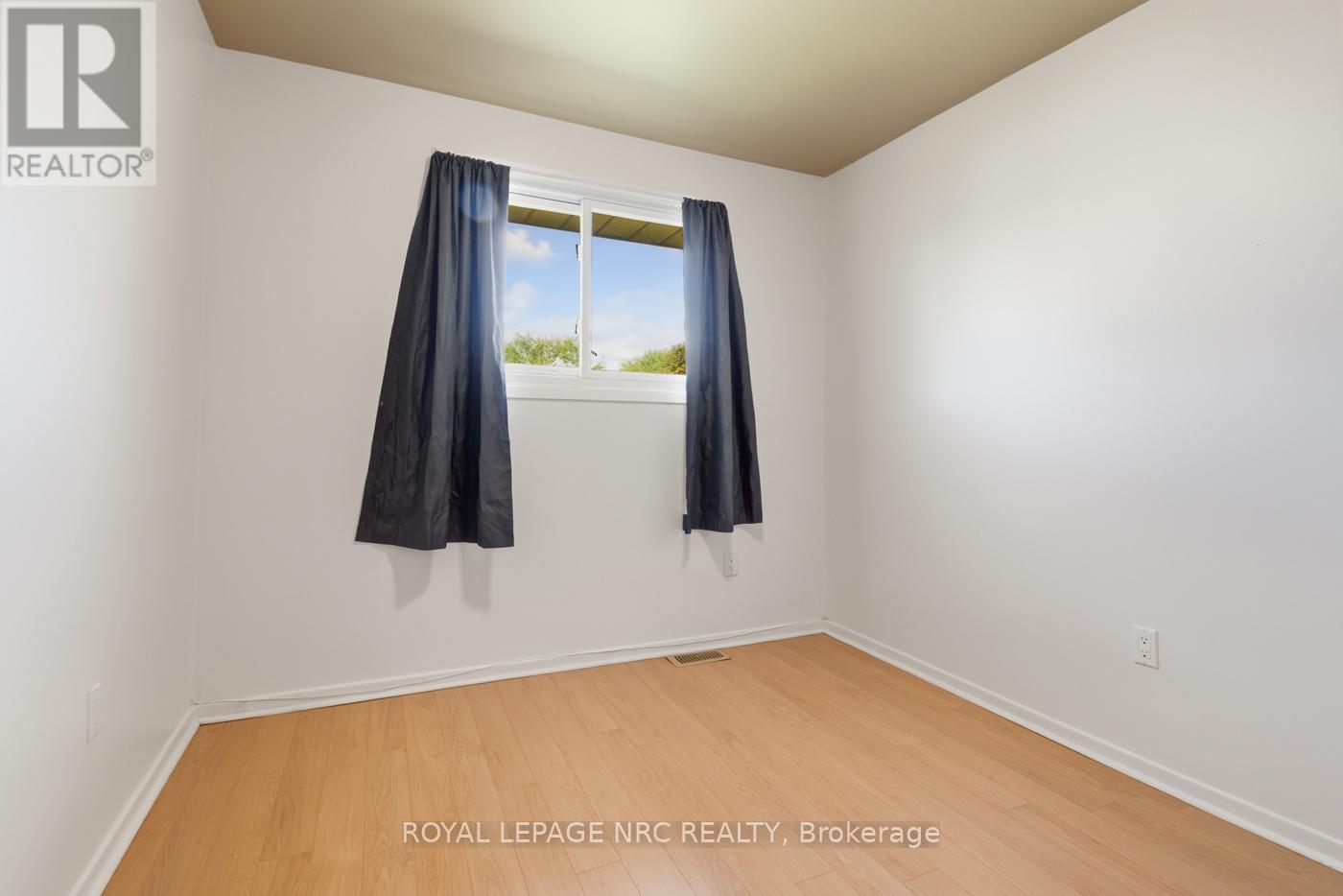 69 Elmvale Crescent, Port Colborne, Ontario  L3K 5X1 - Photo 20 - X12458000