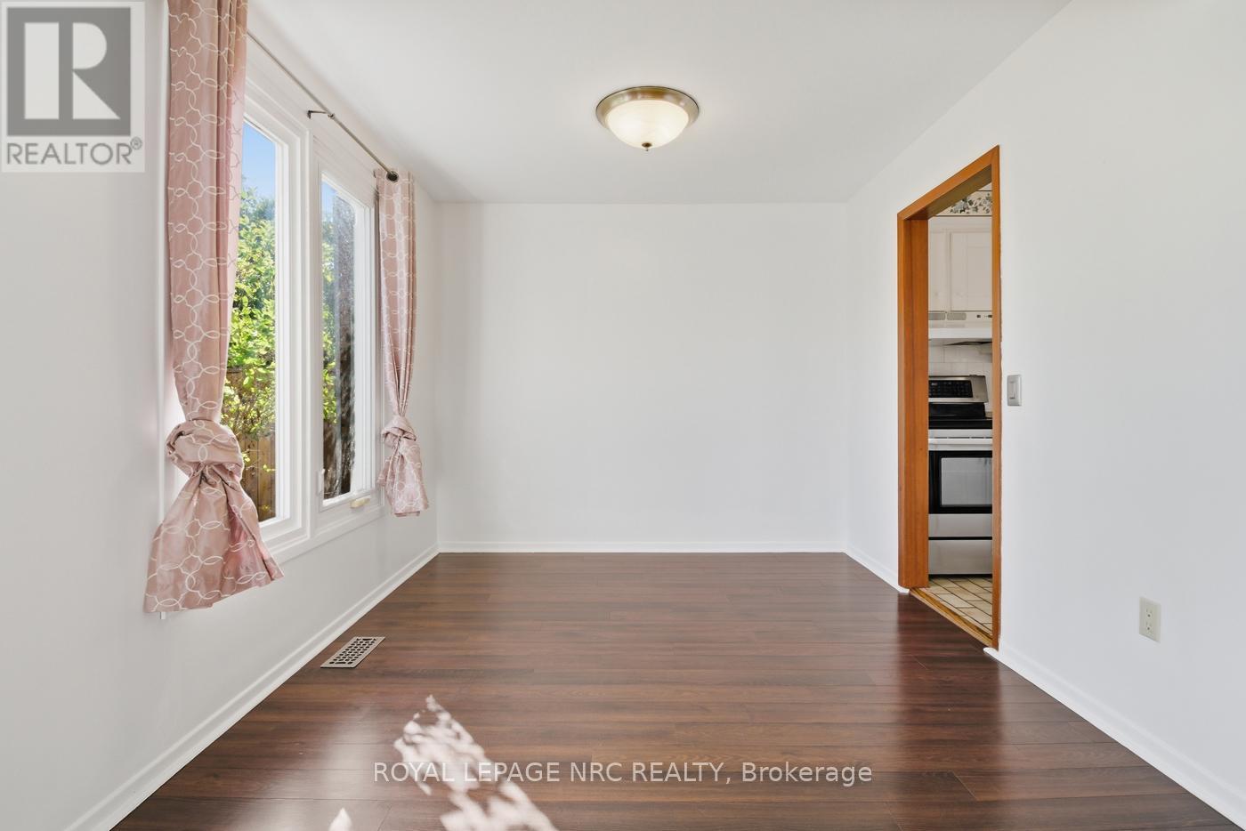 69 Elmvale Crescent, Port Colborne, Ontario  L3K 5X1 - Photo 7 - X12458000