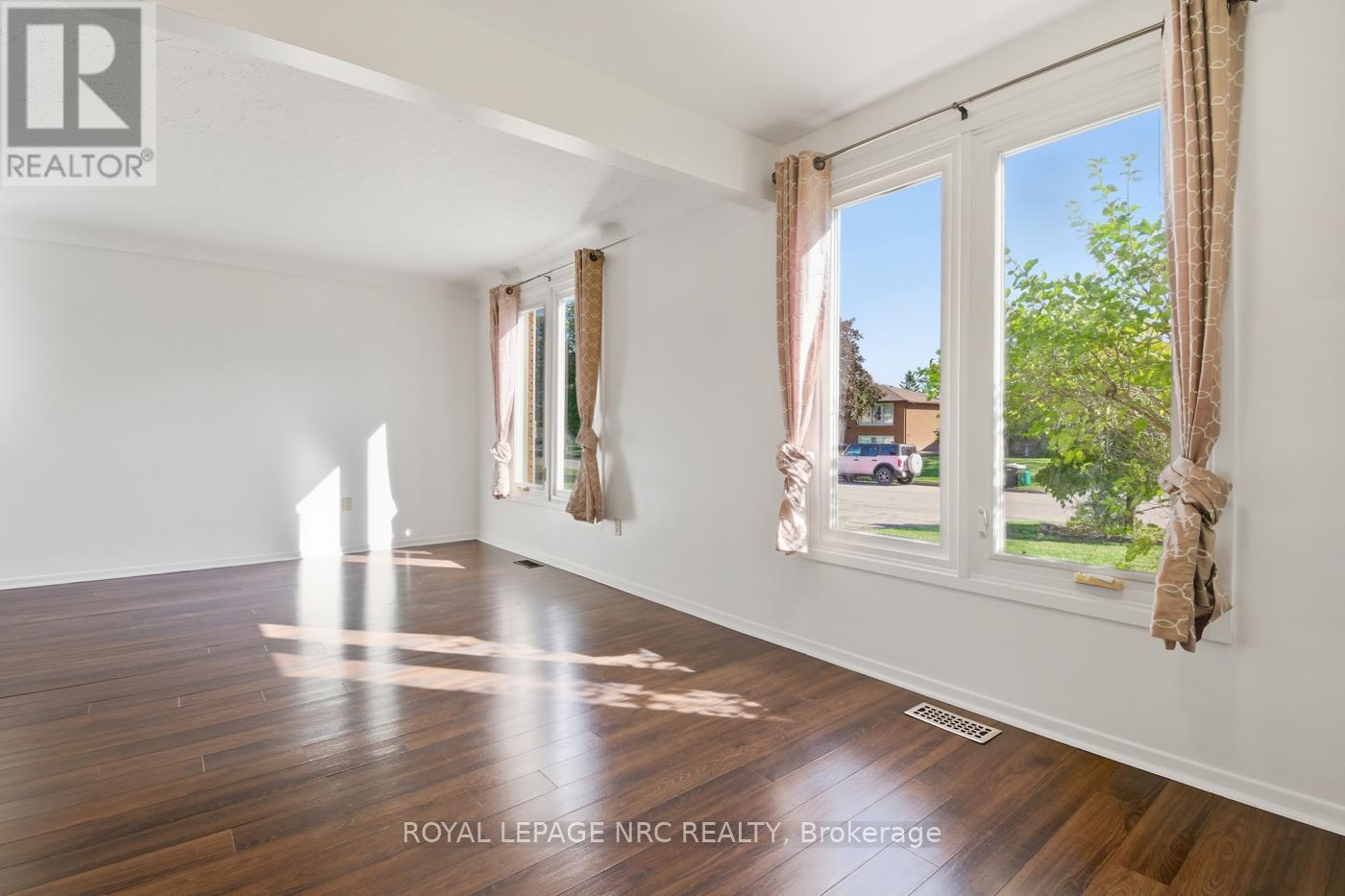 69 Elmvale Crescent, Port Colborne, Ontario  L3K 5X1 - Photo 8 - X12458000