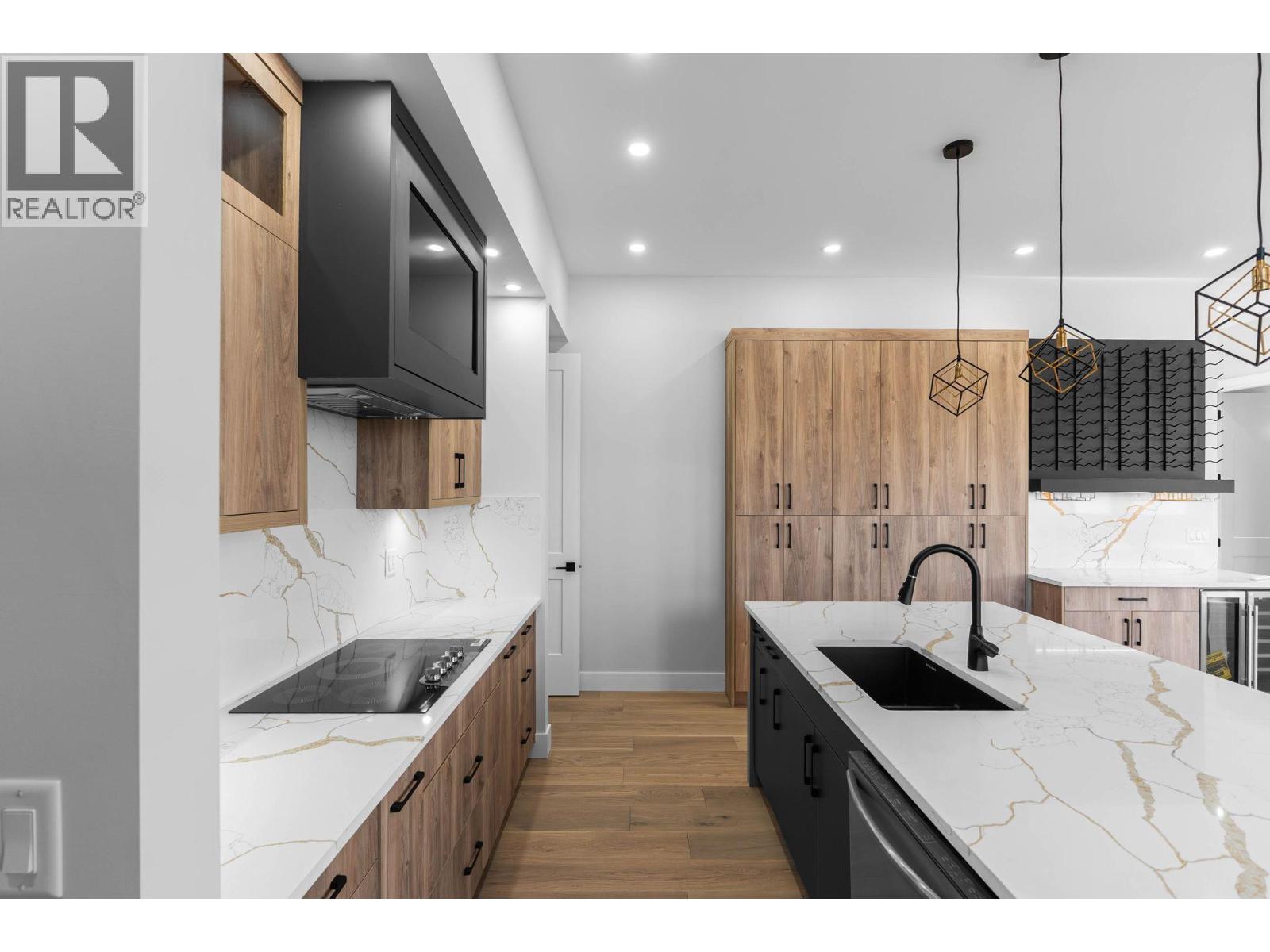 1036 Mt Burnham Drive Vernon, BC V1B0B2_18