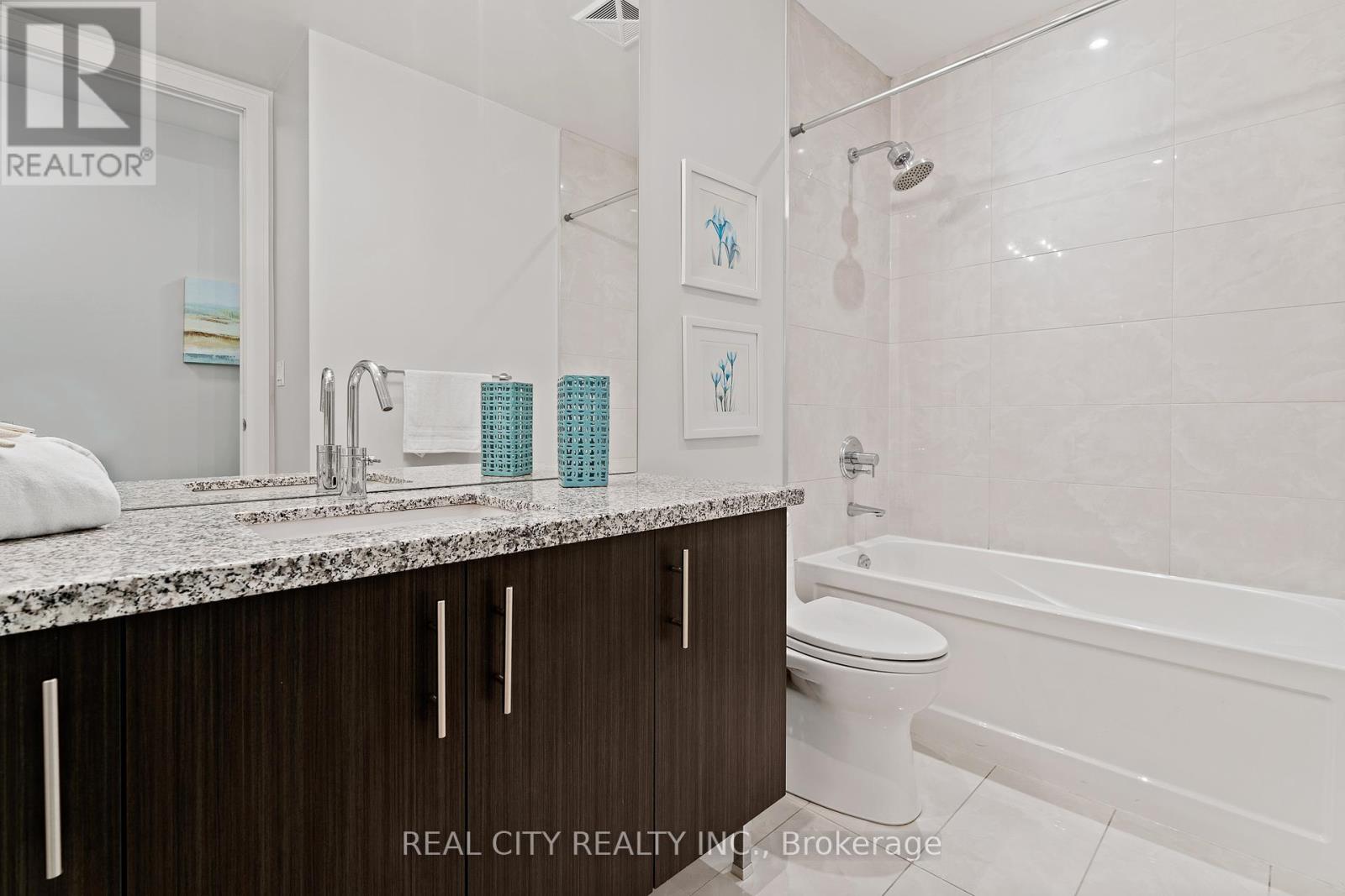 626 - 29 Queens Quay E, Toronto, Ontario  M5E 0A4 - Photo 17 - C12457990