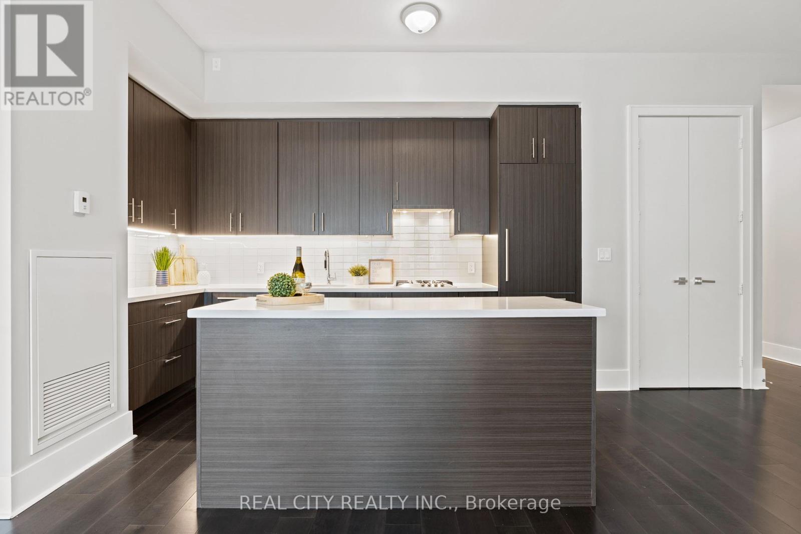 626 - 29 Queens Quay E, Toronto, Ontario  M5E 0A4 - Photo 19 - C12457990