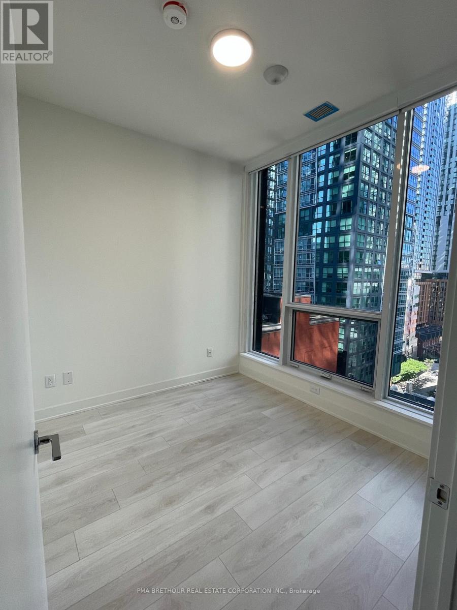 1001 - 15 Mercer Street, Toronto, Ontario  M5V 0T8 - Photo 18 - C12457997