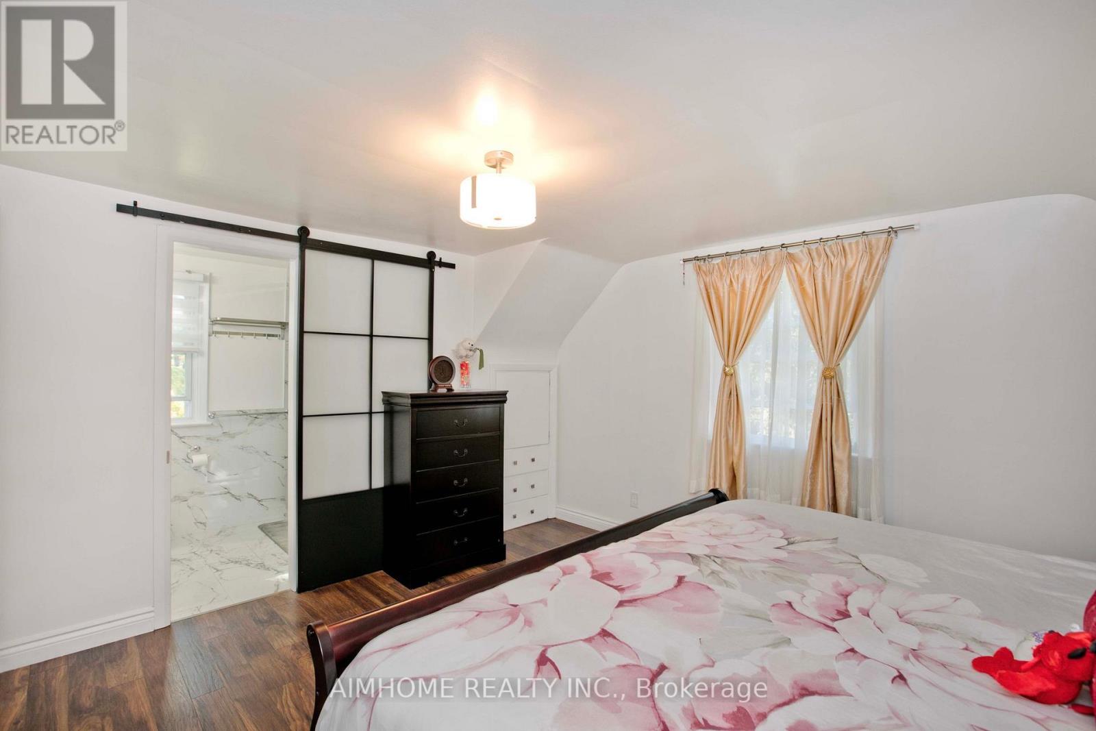 198 Mill Street, Richmond Hill, Ontario  L4C 4B2 - Photo 19 - N12457995