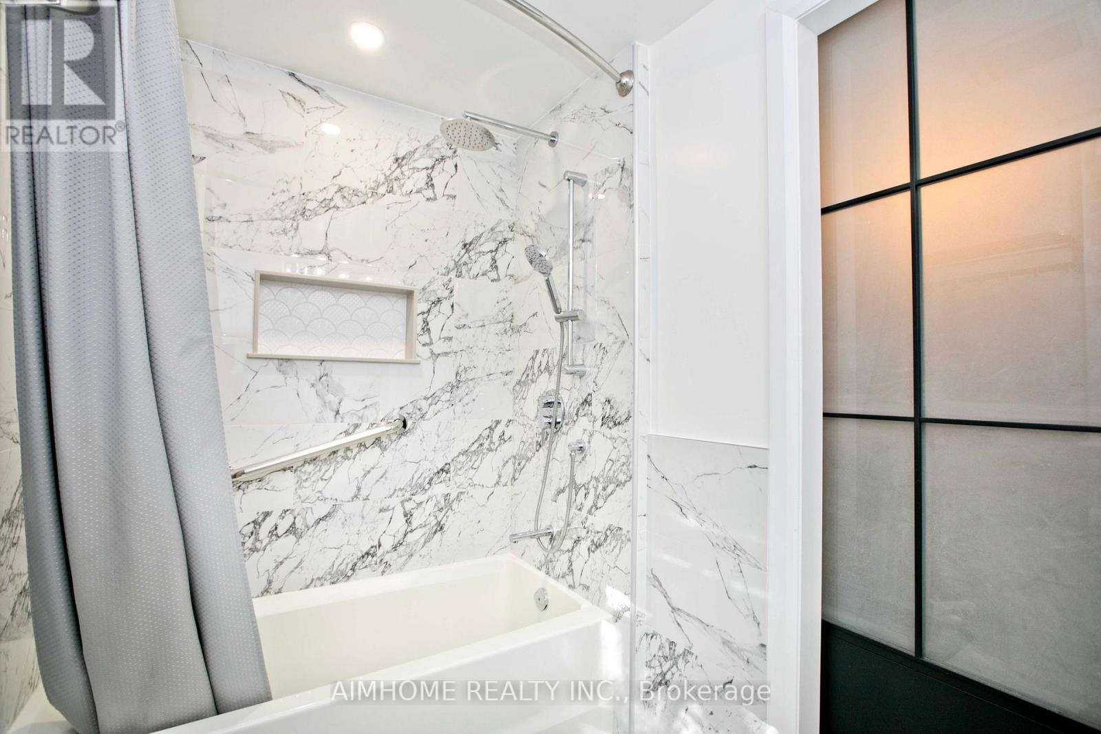 198 Mill Street, Richmond Hill, Ontario  L4C 4B2 - Photo 21 - N12457995