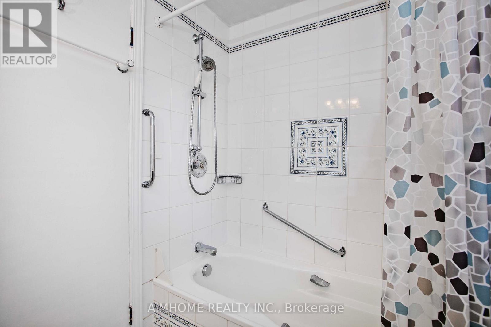 198 Mill Street, Richmond Hill, Ontario  L4C 4B2 - Photo 22 - N12457995