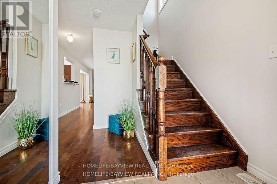 71 Shalom Way, Barrie, Ontario  L4N 5Y3 - Photo 5 - S12458001