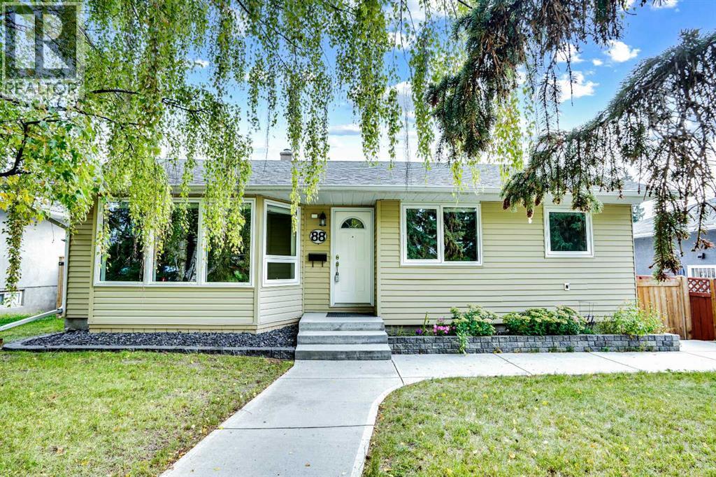 88 Westwood Drive Sw, Calgary, Alberta  T3C 2V7 - Photo 1 - A2257438