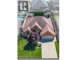 1049 WOODLAND