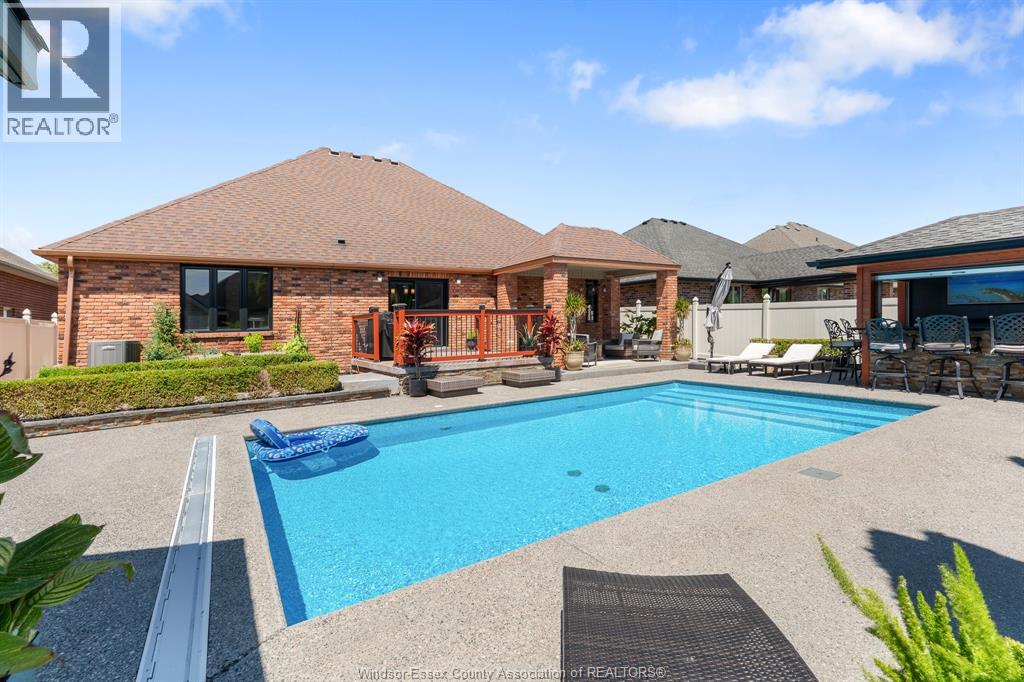 1049 Woodland, Lakeshore, Ontario  N0R 1A0 - Photo 4 - 25024529