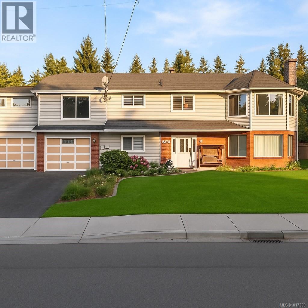 4375 Viewmont Ave, Saanich, British Columbia