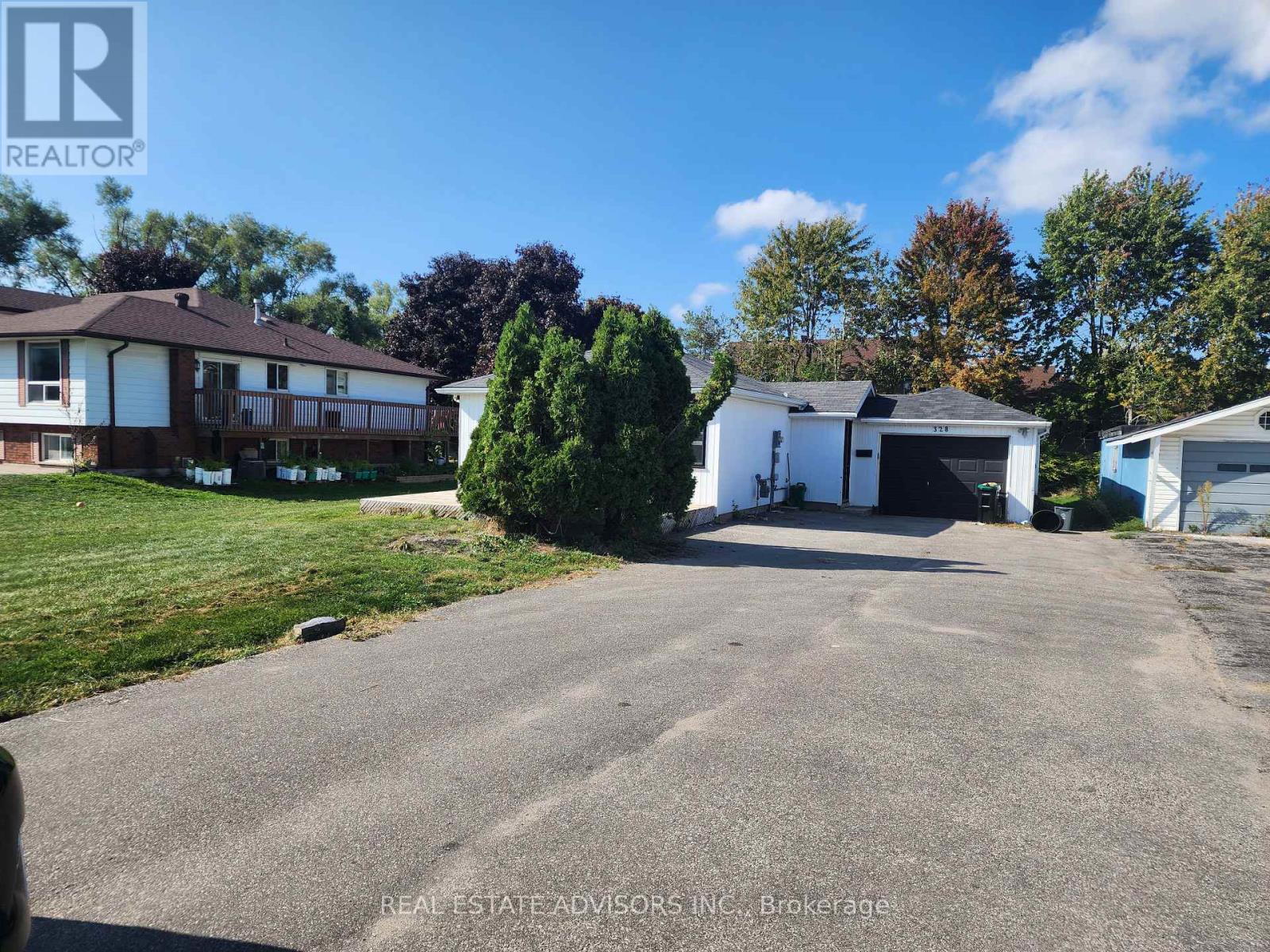 328 Little Avenue, Barrie, Ontario  L4N 2Z6 - Photo 3 - S12454861