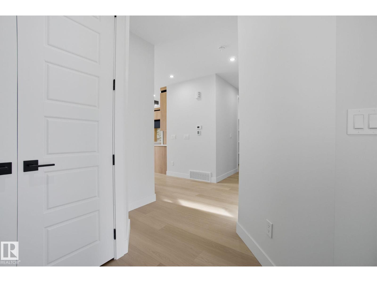8105 Gourlay Pl Nw, Edmonton, Alberta  T7T 5E9 - Photo 6 - E4461801