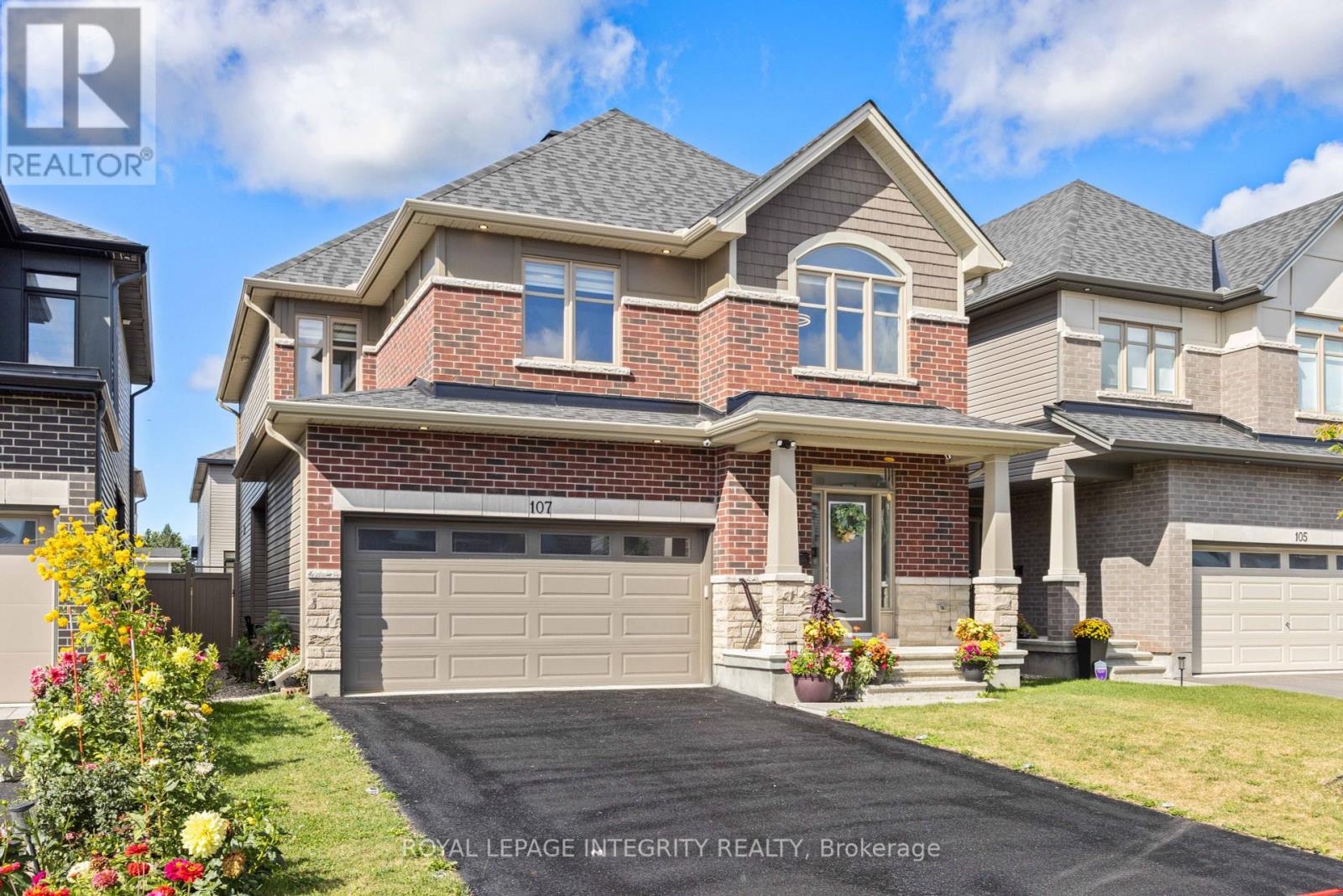 107 Heirloom Street, Ottawa, Ontario  K4M 0L3 - Photo 2 - X12458016