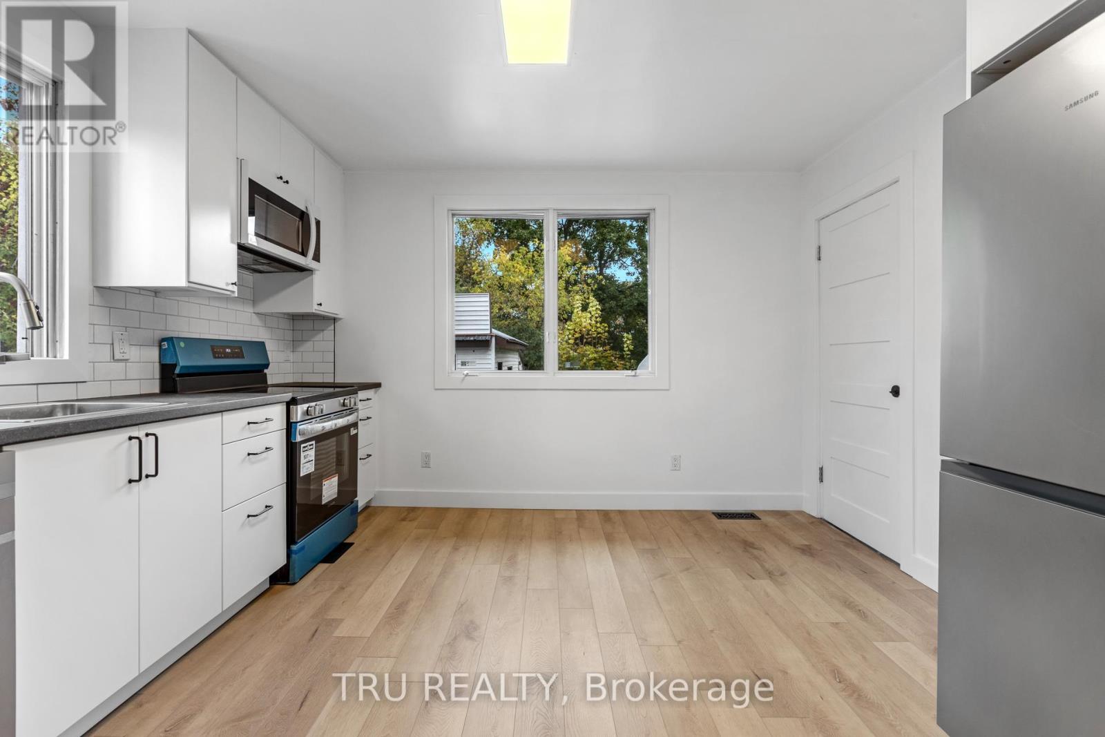 1 - 2235 Webster Avenue, Ottawa, Ontario  K1H 7H1 - Photo 10 - X12458034