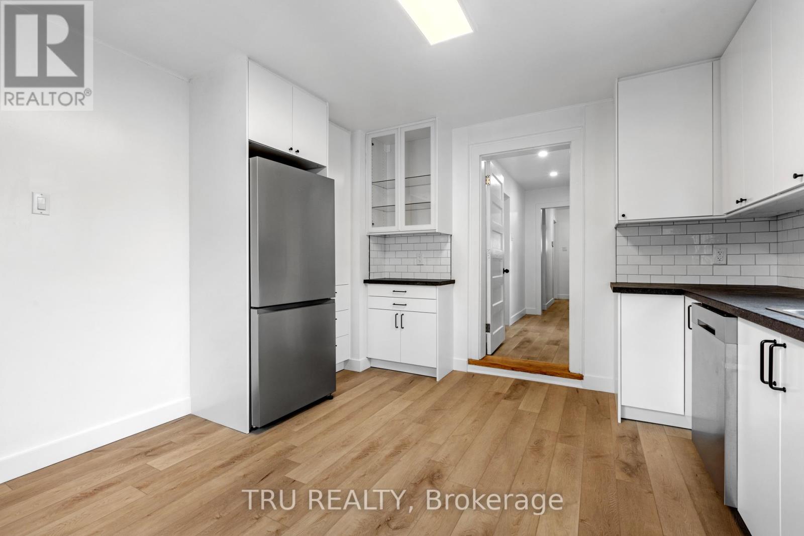1 - 2235 Webster Avenue, Ottawa, Ontario  K1H 7H1 - Photo 11 - X12458034