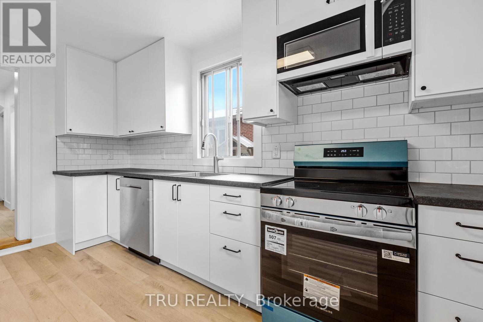 1 - 2235 Webster Avenue, Ottawa, Ontario  K1H 7H1 - Photo 12 - X12458034