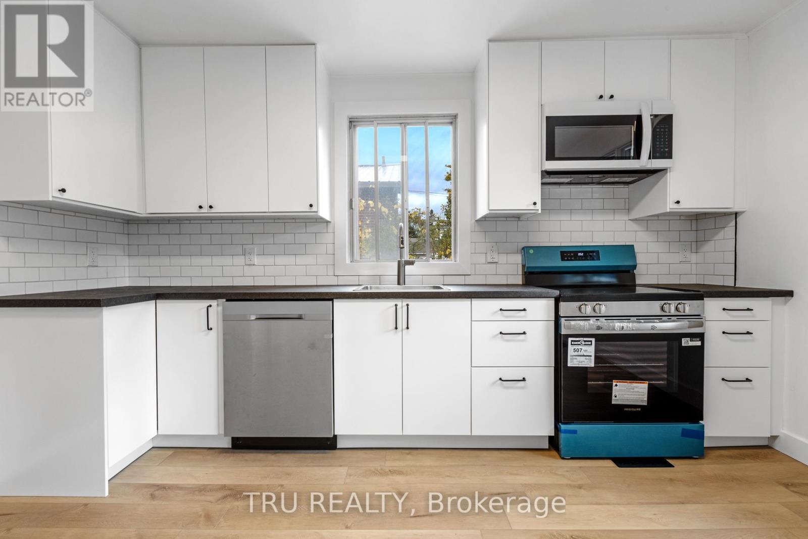 1 - 2235 Webster Avenue, Ottawa, Ontario  K1H 7H1 - Photo 13 - X12458034