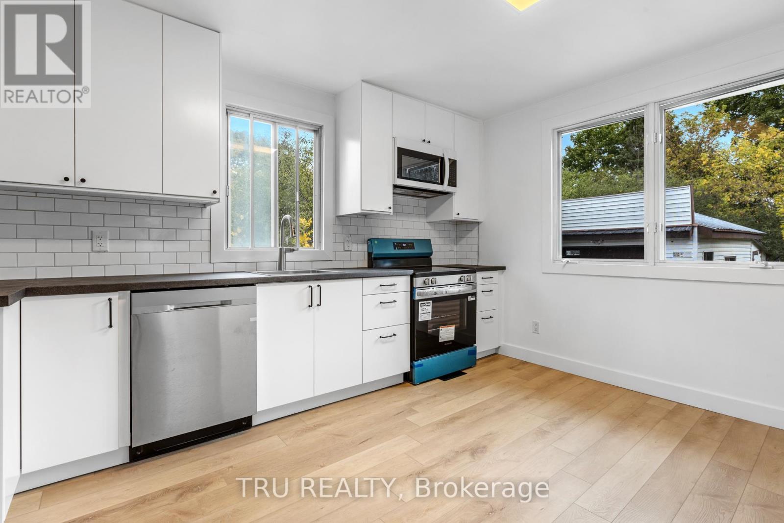 1 - 2235 Webster Avenue, Ottawa, Ontario  K1H 7H1 - Photo 14 - X12458034