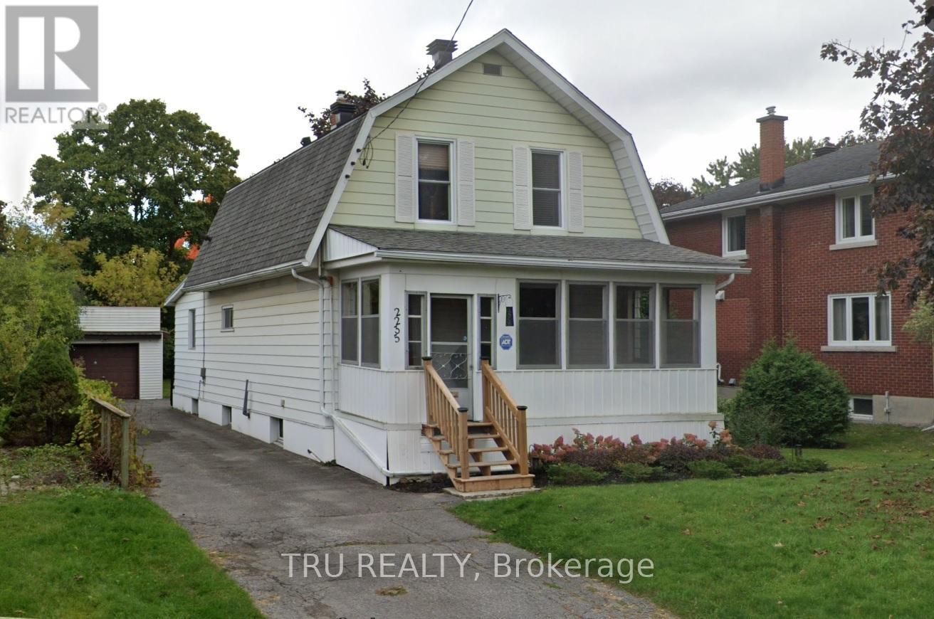 1 - 2235 Webster Avenue, Ottawa, Ontario  K1H 7H1 - Photo 2 - X12458034