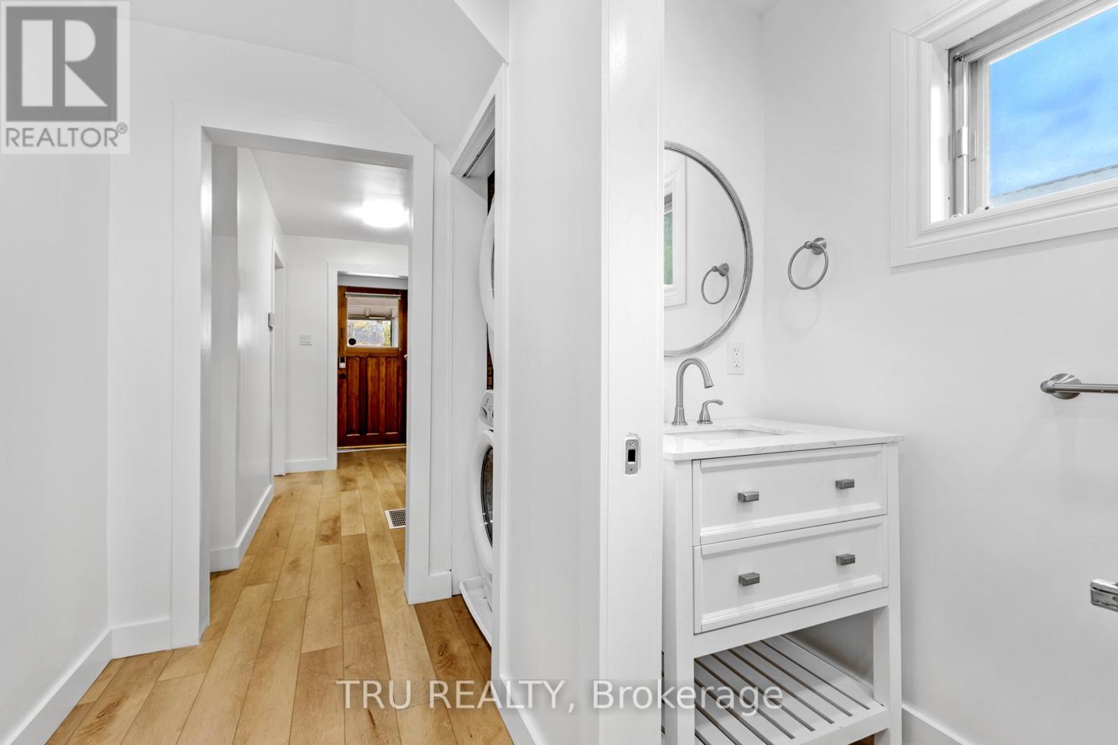 1 - 2235 Webster Avenue, Ottawa, Ontario  K1H 7H1 - Photo 5 - X12458034