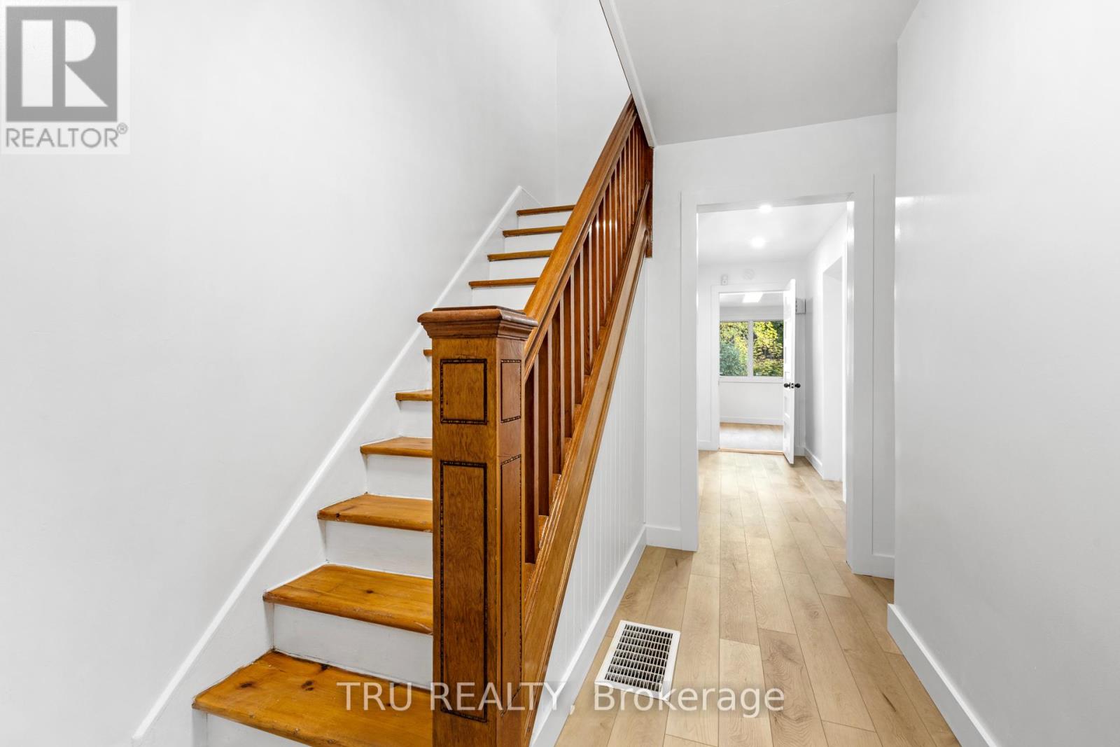 1 - 2235 Webster Avenue, Ottawa, Ontario  K1H 7H1 - Photo 6 - X12458034