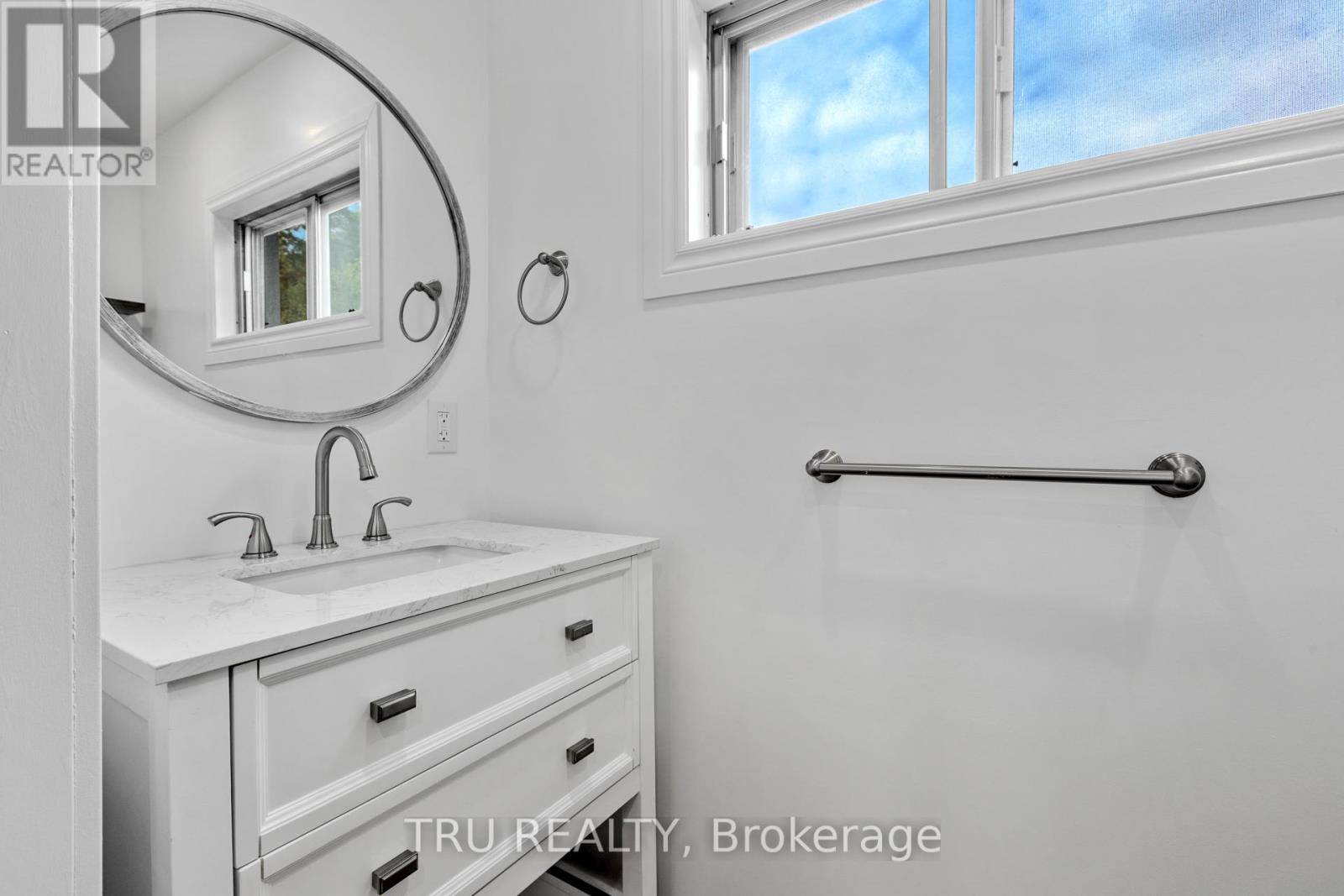 1 - 2235 Webster Avenue, Ottawa, Ontario  K1H 7H1 - Photo 8 - X12458034