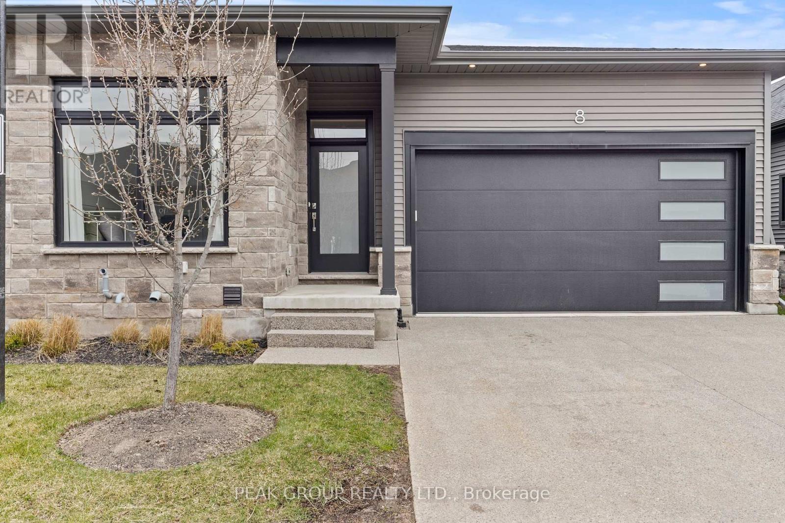 8 - 8974 Willoughby Drive, Niagara Falls, Ontario  L2G 0Y8 - Photo 2 - X12458031