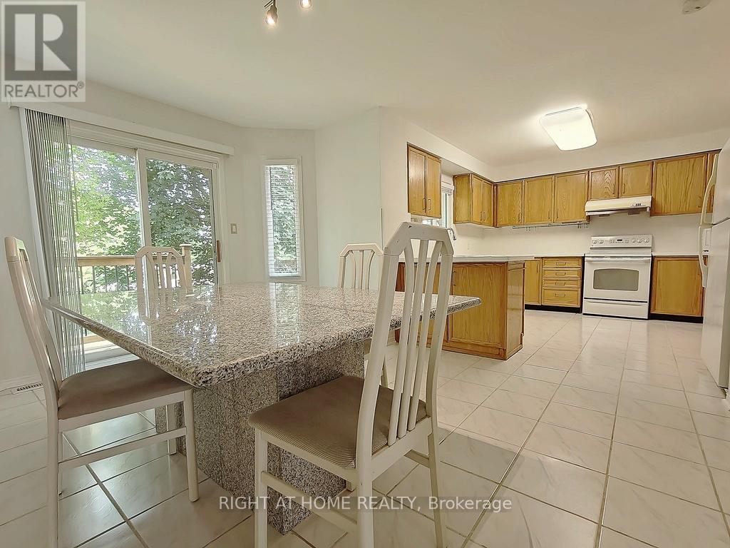 116 Cooperage Crescent, Richmond Hill, Ontario  L4C 9L8 - Photo 10 - N12458005