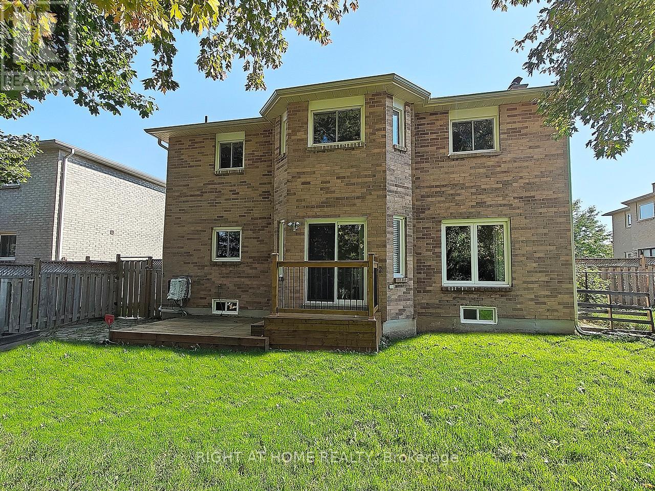 116 Cooperage Crescent, Richmond Hill, Ontario  L4C 9L8 - Photo 2 - N12458005